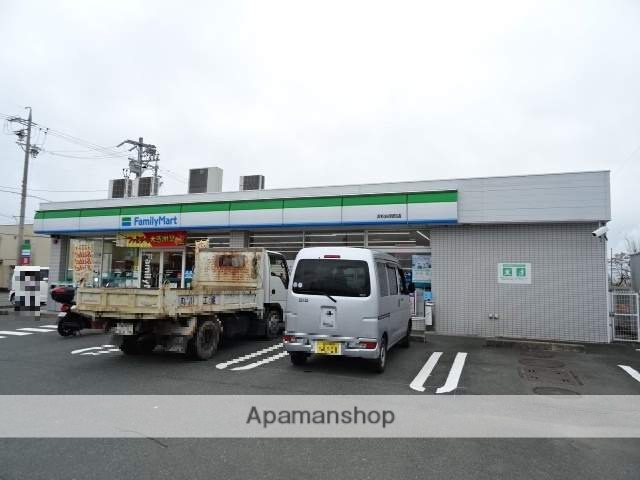 コンビニ　ファミリーマート（コンビニ）まで313m