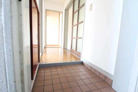 玄関　※別部屋の写真です