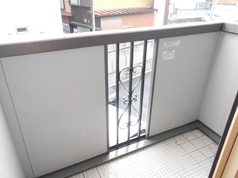 バルコニー　図面と現状に相違がある場合には現状を優先