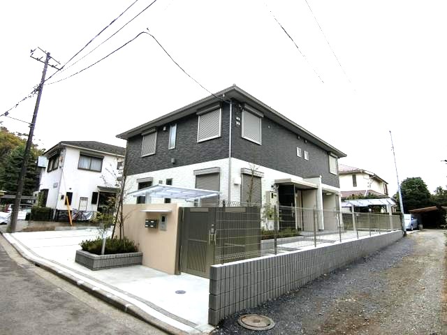 建物外観　複数沿線利用可能な「日吉」駅まで徒歩8分！通勤通学・お買物に