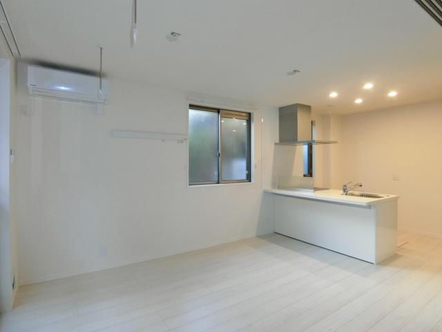 居室・リビング　南東向きリビングダイニングキッチン11.7帖☆女性に人気なカ