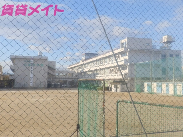 中学校　川越町立川越中学校（中学校）まで414m