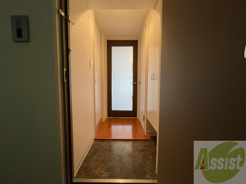 玄関　玄関の様子です。明るい印象ですね。気分もあがりそう。