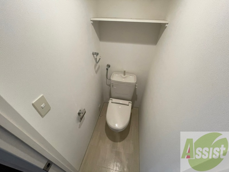トイレ　こちらはトイレです。清潔感があり、安心して使用できます。