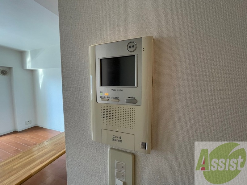 セキュリティ　ＴＶモニター付インターホンです。来客者の顔が見えるので安心！