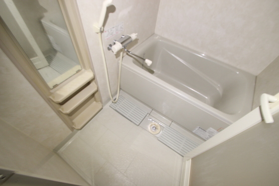 バス・シャワールーム　※別部屋の写真です