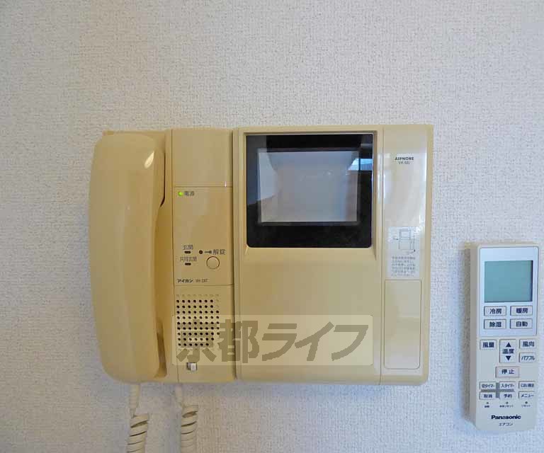 セキュリティ　モニター付きインターホンです。