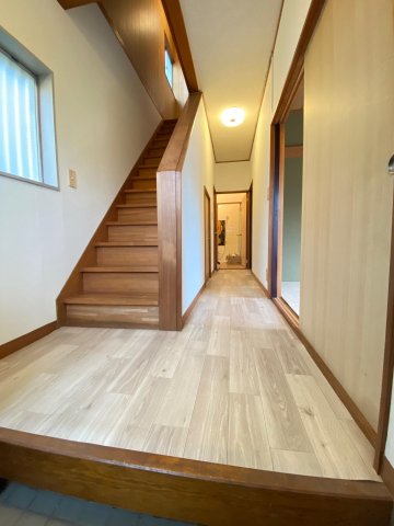 玄関　玄関は広々としていてとても綺麗です！