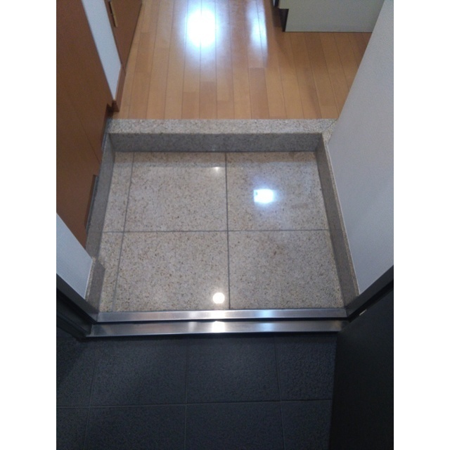 玄関　※別部屋参考写真