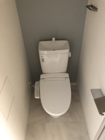 トイレ　温水洗浄便座付き