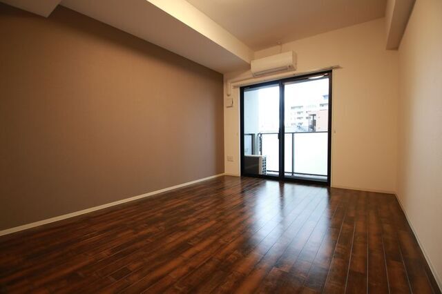 居室・リビング　※別部屋参考写真となります※