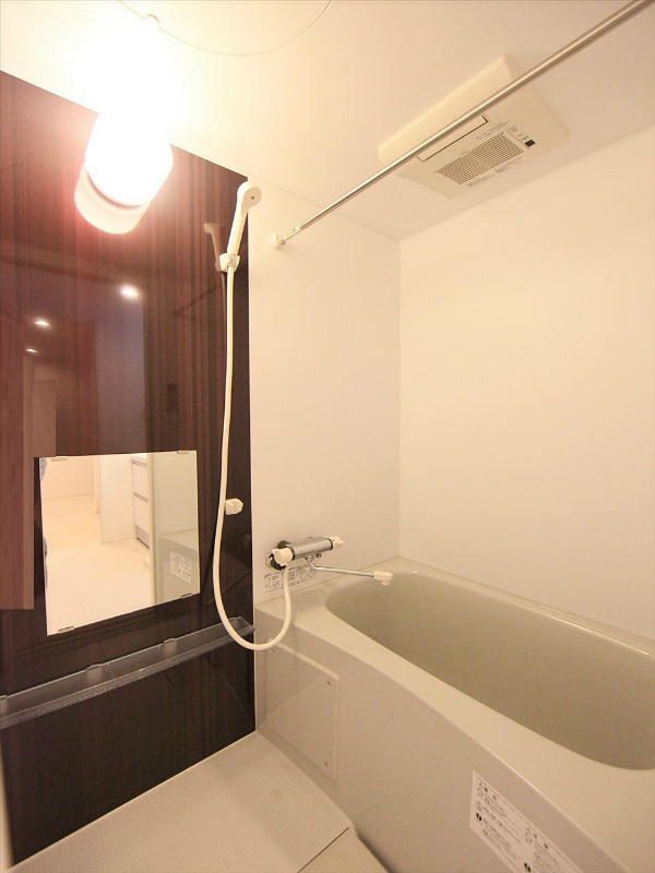 バス・シャワールーム　バスルーム　浴室乾燥機能付