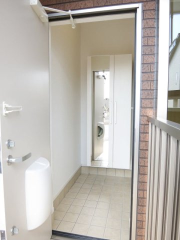 玄関　収納もある玄関です