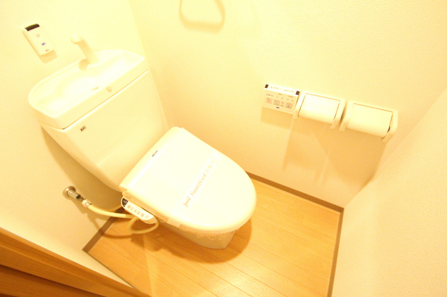 トイレ　※別室のお写真を参考にしております