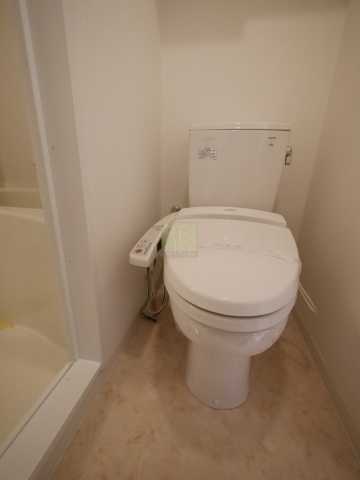 トイレ　写真は別階層のものになります