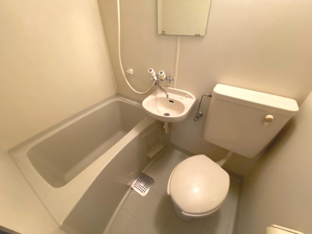 バス・シャワールーム　日々の疲れを癒すお風呂付です