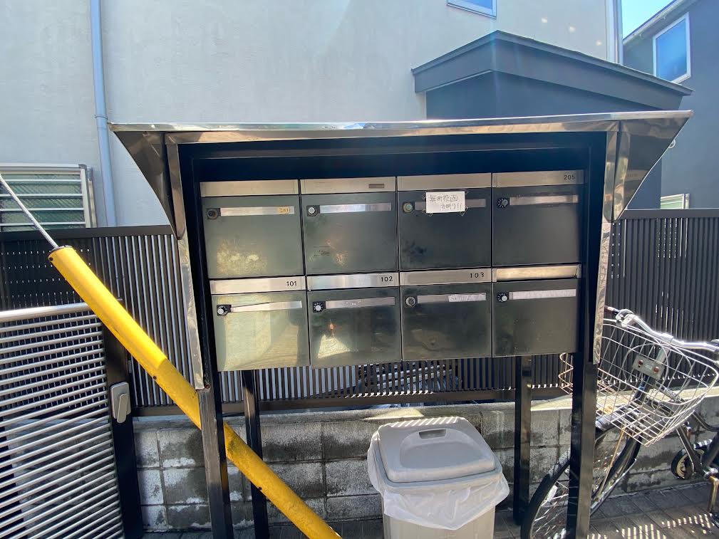 エントランス　建物の内部です