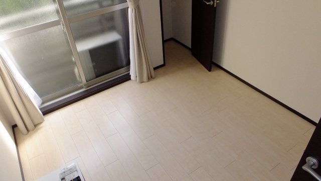 居室・リビング　クッションフロア及び高遮音の構造により、快適な空間を提供。