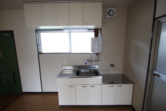 キッチン　※別部屋の写真です