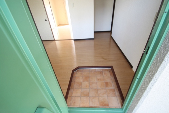 玄関　※別部屋の写真です