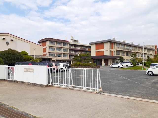 中学校　笠岡東中学校（中学校）まで1130m