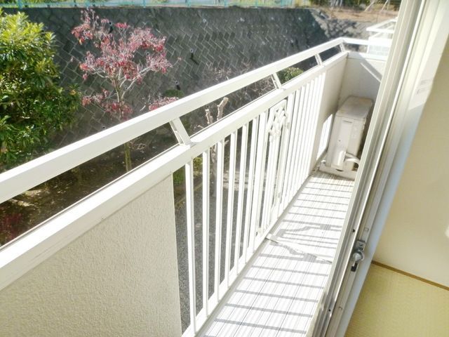 バルコニー　同建物別号室参考写真となります♪