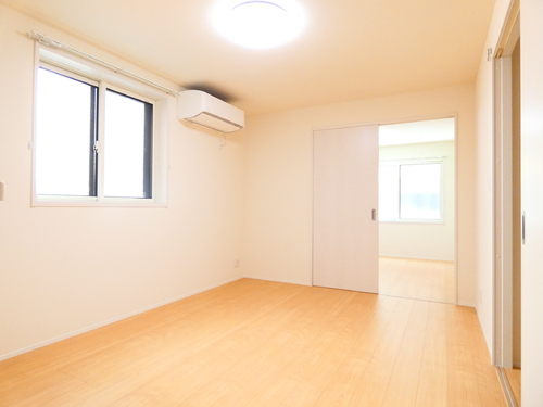 居室・リビング　リビングダイニング　別角度