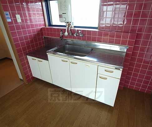 キッチン　２口コンロ設置でゆっくりお料理