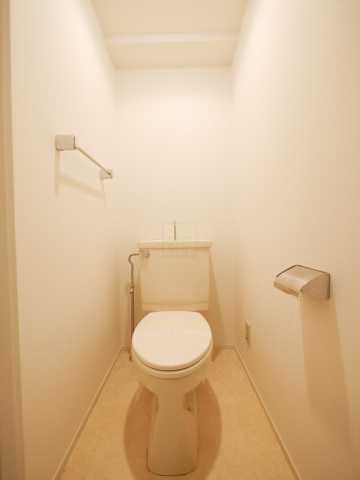 トイレ　アーバンコートサカスIIIのトイレ