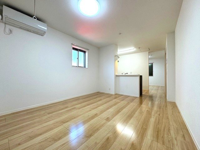 居室・リビング　※写真は3号室タイプの別部屋です。