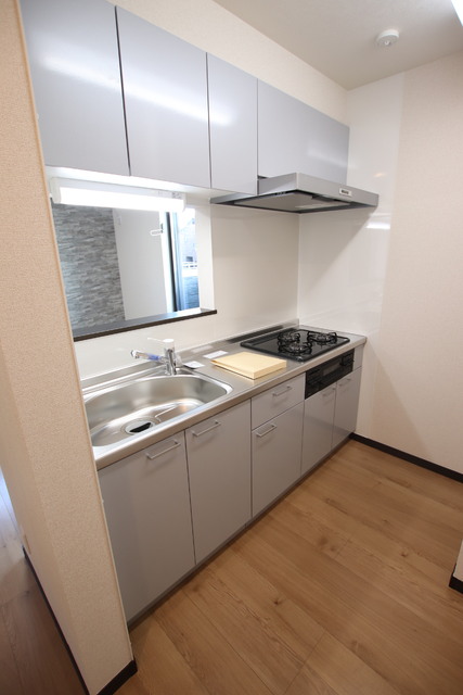 キッチン　３口ガスコンロのシステムキッチン