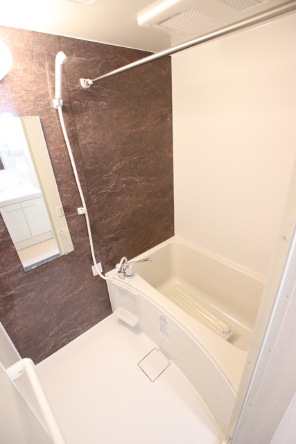 バス・シャワールーム　追い焚き機能付きの浴室