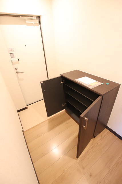 玄関　玄関の下駄箱です