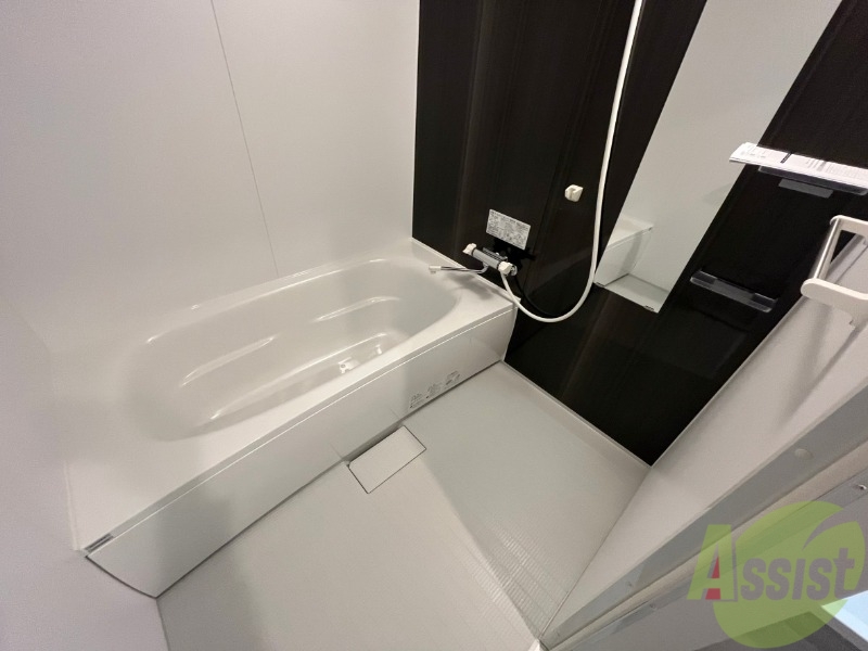 バス・シャワールーム　お風呂になります。一日の疲れを癒してくださいね。