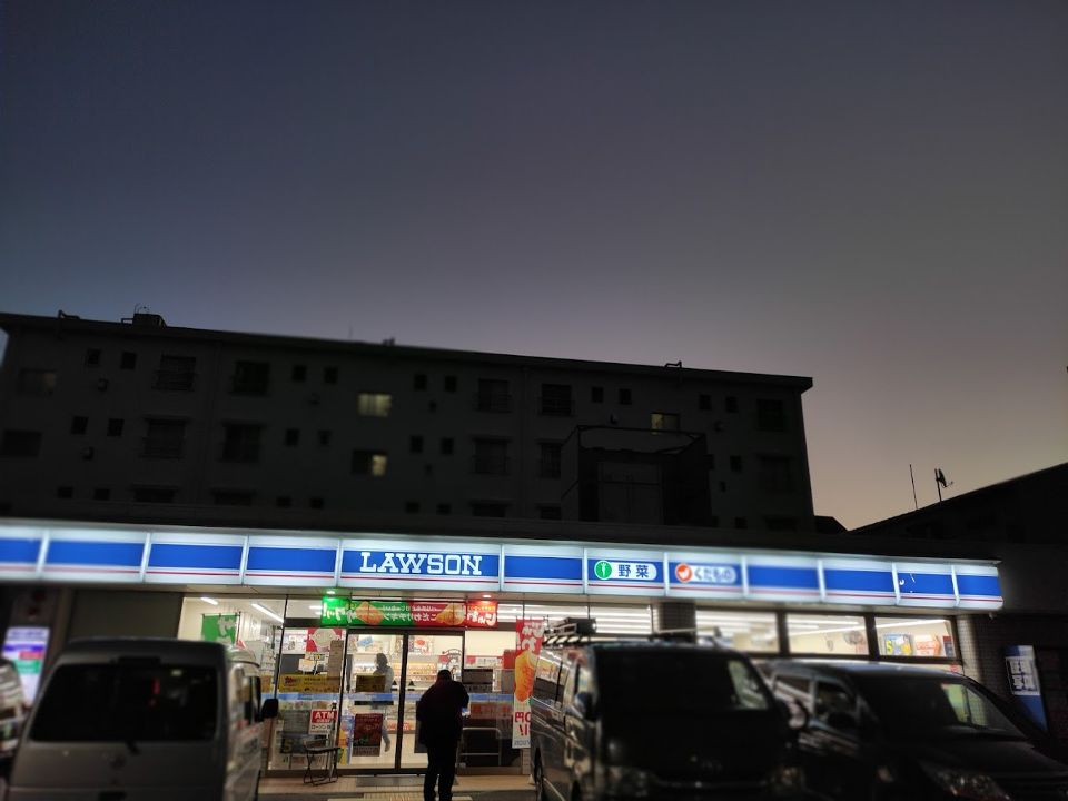 コンビニ　ローソン 中野本町新橋通り店（コンビニ）まで168m