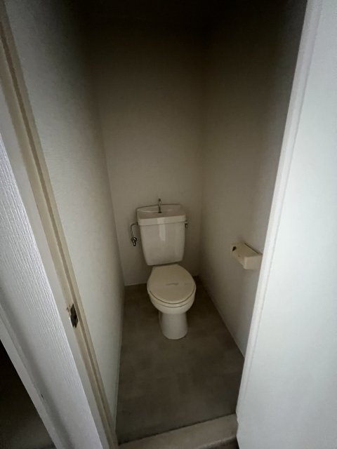 トイレ　別号室の写真です