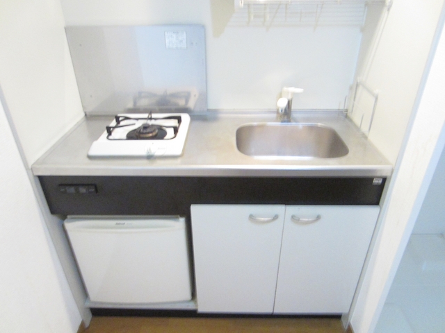 キッチン　ミニ冷蔵庫付のガスキッチンです！