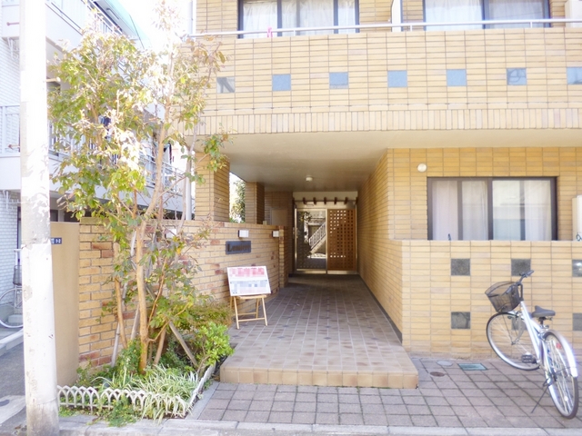 エントランス　明るく綺麗なエントランスです！