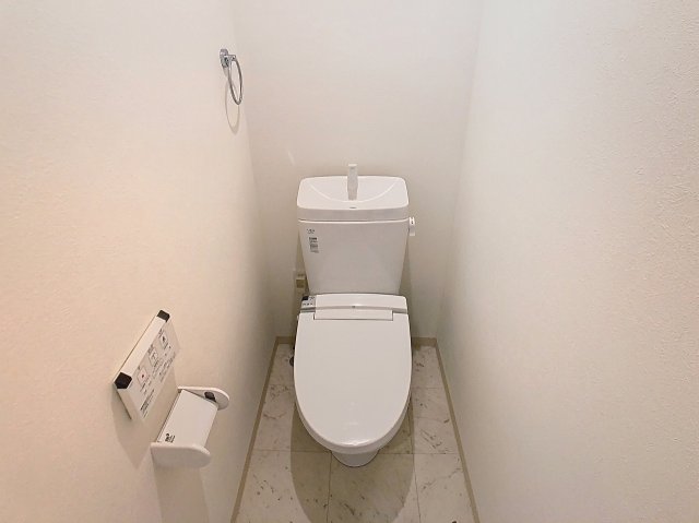 トイレ　3階別室の参考写真です。現況を優先します。(303)