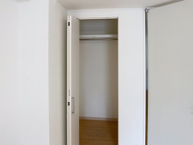 収納　3階別室の参考写真です。現況を優先します。(303)
