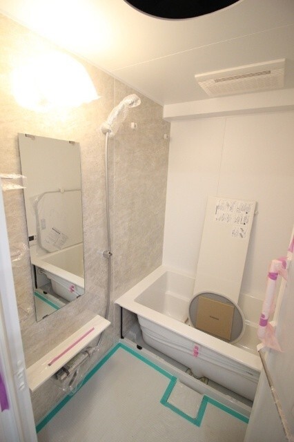 バス・シャワールーム　別号室同タイプ