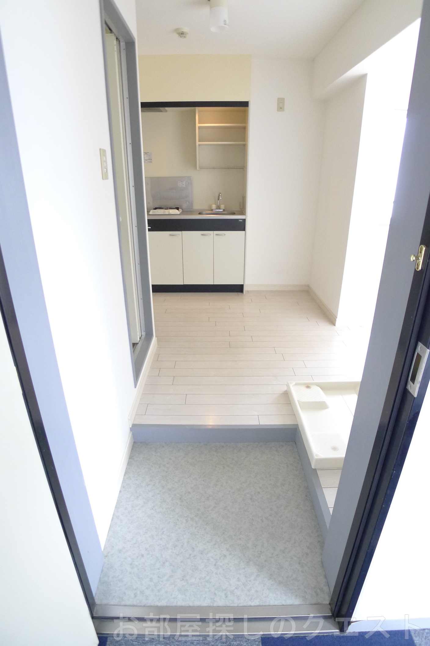 玄関　（写真は同物件イメージです。）