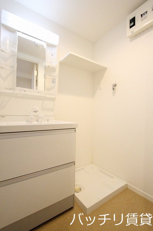 洗面設備　同型タイプの為、現状を優先致します。