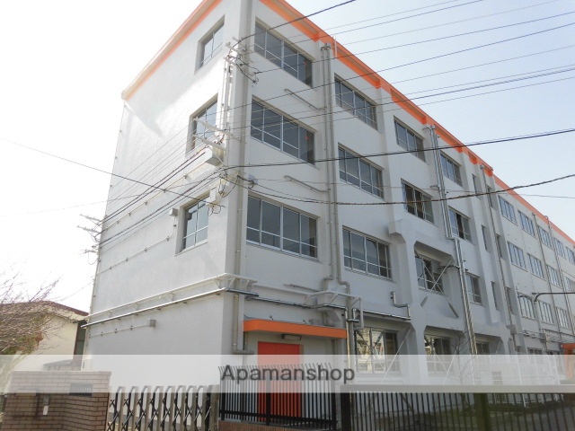 中学校　高槻市立第六中学校（中学校）まで1100m