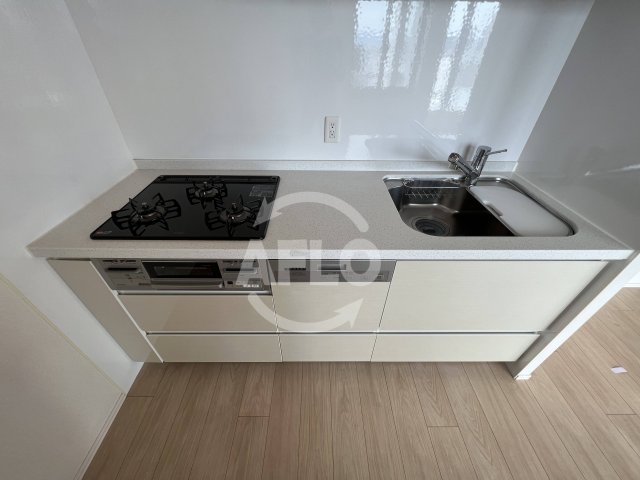 キッチン　ブランズタワー南堀江　三口ガスキッチン