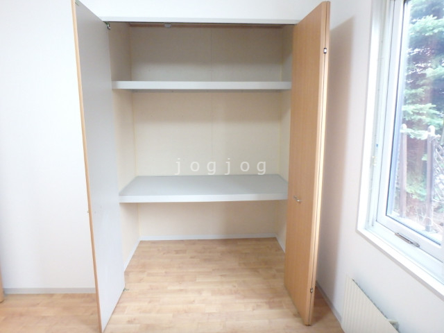 収納　洋室１収納