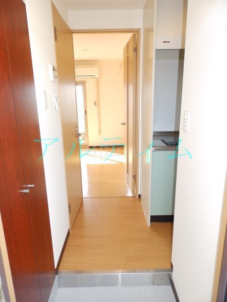 玄関　※別のお部屋の写真です