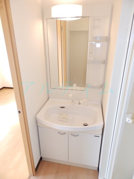 洗面設備　※別のお部屋の写真です