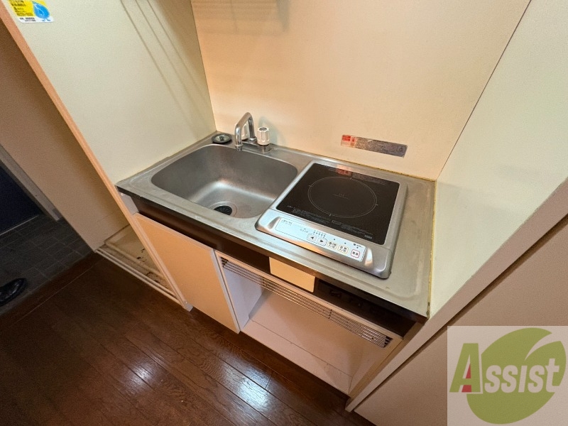 キッチン　キッチンです。一人暮らしなら十分な大きさですね。