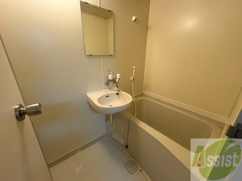 バス・シャワールーム　お風呂になります。一日の疲れを癒してくださいね。